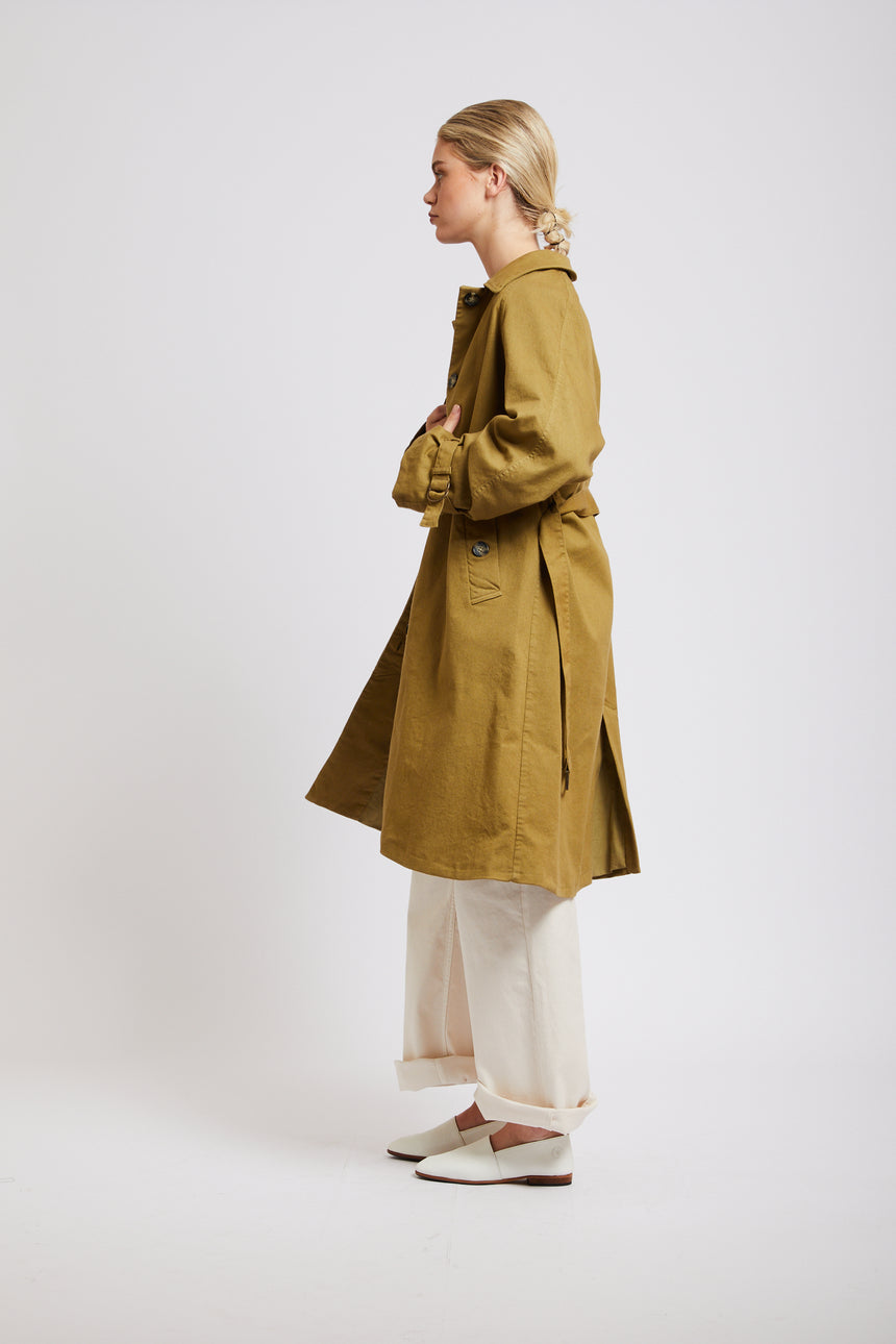 Amber trenchcoat lime